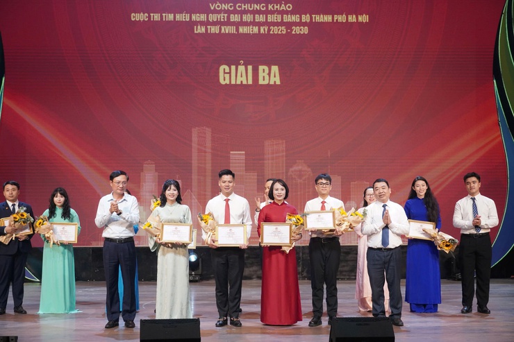 Đổi mới tuyên truyền Nghị quyết Đại hội XVIII: Sôi nổi vòng chung khảo cuộc thi tìm hiểu toàn thành phố Hà Nội- Ảnh 8.