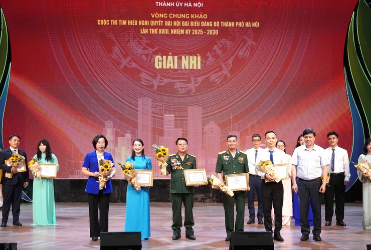 Đổi mới tuyên truyền Nghị quyết Đại hội XVIII: Sôi nổi vòng chung khảo cuộc thi tìm hiểu toàn thành phố Hà Nội- Ảnh 7.