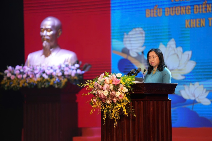 Hà Nội tổng kết 15 năm thực hiện Nghị quyết 6b về công tác vận động nữ công nhân, viên chức, lao động- Ảnh 3.