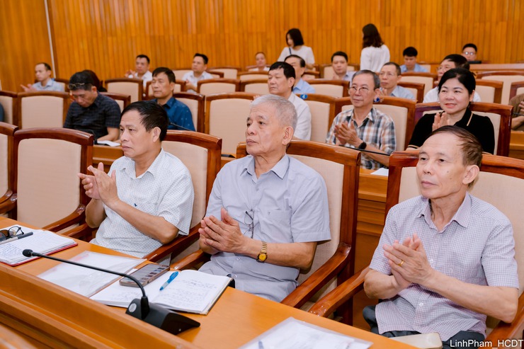 Hơn 150 cán bộ phường Việt Hưng được bồi dưỡng nghiệp vụ công tác xây dựng Đảng- Ảnh 10.