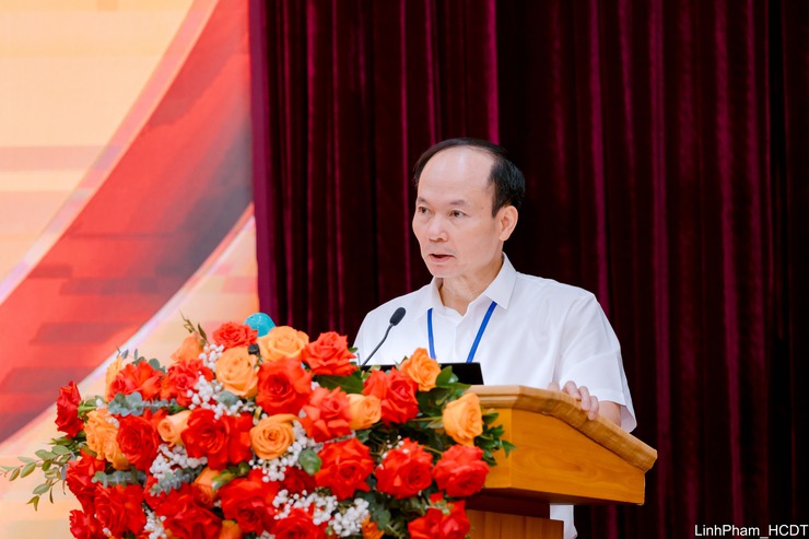 Hơn 150 cán bộ phường Việt Hưng được bồi dưỡng nghiệp vụ công tác xây dựng Đảng- Ảnh 2.