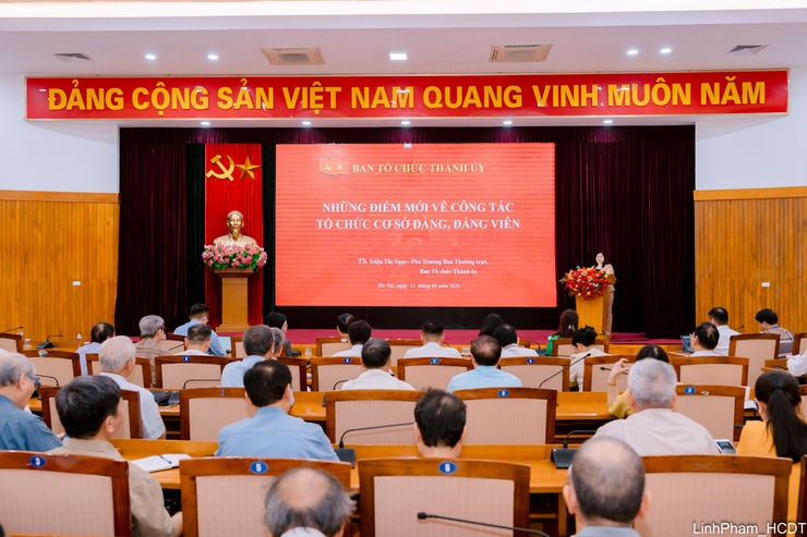 Hơn 150 cán bộ phường Việt Hưng được bồi dưỡng nghiệp vụ công tác xây dựng Đảng- Ảnh 7.