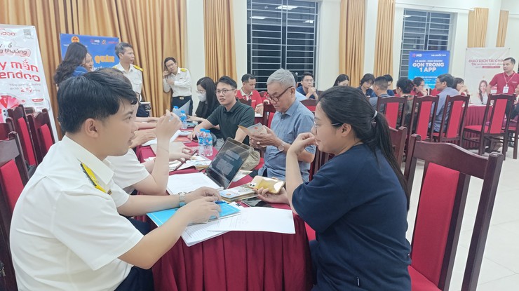 Quốc Oai đồng bộ giải pháp hỗ trợ hộ kinh doanh chuyển đổi số, hướng tới quản lý minh bạch, hiện đại- Ảnh 2.