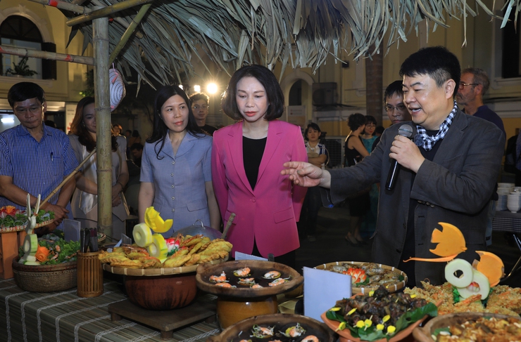 Hà Nội ra mắt Cổng thông tin an toàn thực phẩm: Thiết lập đầu mối chính thức, tăng minh bạch, tăng tương tác- Ảnh 4.