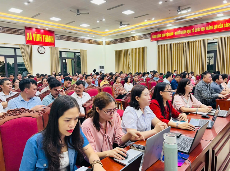 Xã Vĩnh Thanh: Trang bị kiến thức, kỹ năng AI để thúc đẩy chuyển đổi số từ cơ sở- Ảnh 2.