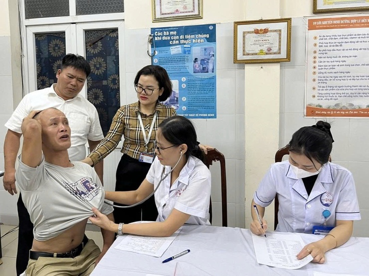 Lan tỏa yêu thương, chăm lo sức khỏe người khuyết tật tại phường Long Biên- Ảnh 3.