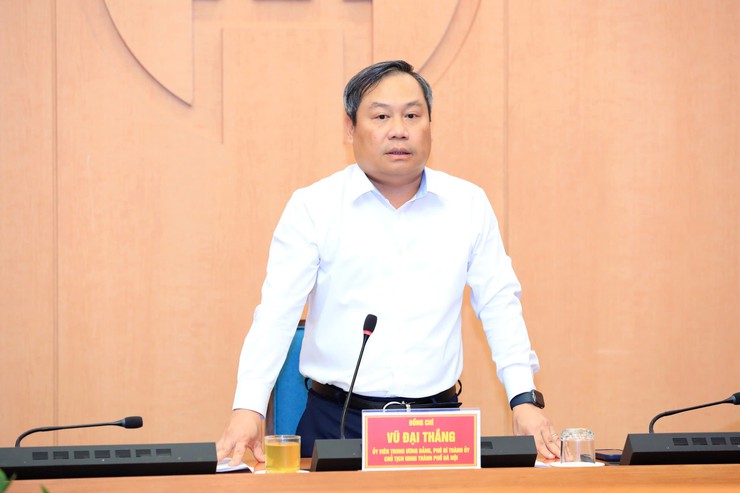 Cải cách hành chính hướng tới không còn cấp trung gian trong giải quyết thủ tục hành chính, người dân chỉ đến chính quyền cấp xã trong thực hiện giải quyết thủ tục hành chính.- Ảnh 4.