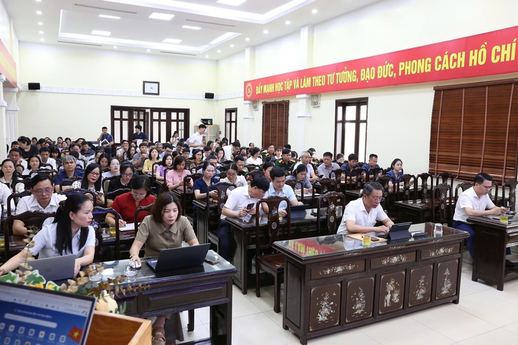 Xã Sóc Sơn tập huấn triển khai không gian làm việc số HanoiWork thúc đẩy chuyển đổi số ở cơ sở- Ảnh 1.