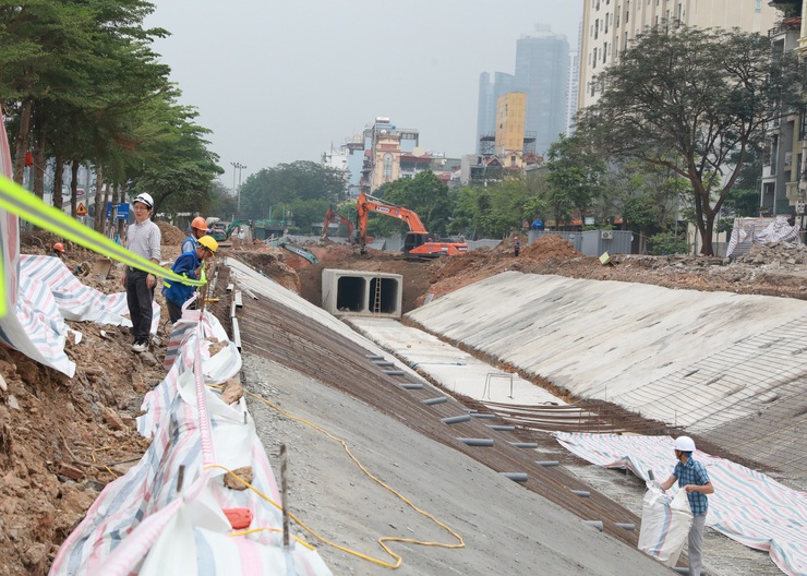 Bí thư Thành ủy Trần Đức Thắng: Đảm bảo tiến độ các công trình trọng điểm, nâng cao chất lượng sống cho người dân- Ảnh 3.