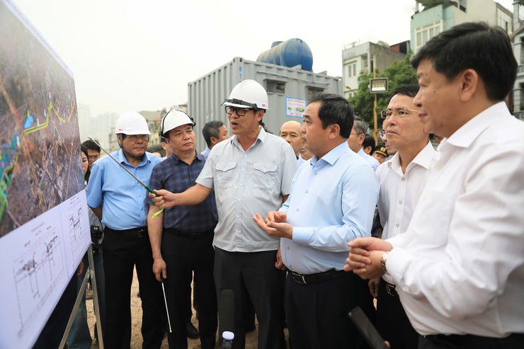 Bí thư Thành ủy Trần Đức Thắng: Đảm bảo tiến độ các công trình trọng điểm, nâng cao chất lượng sống cho người dân- Ảnh 7.