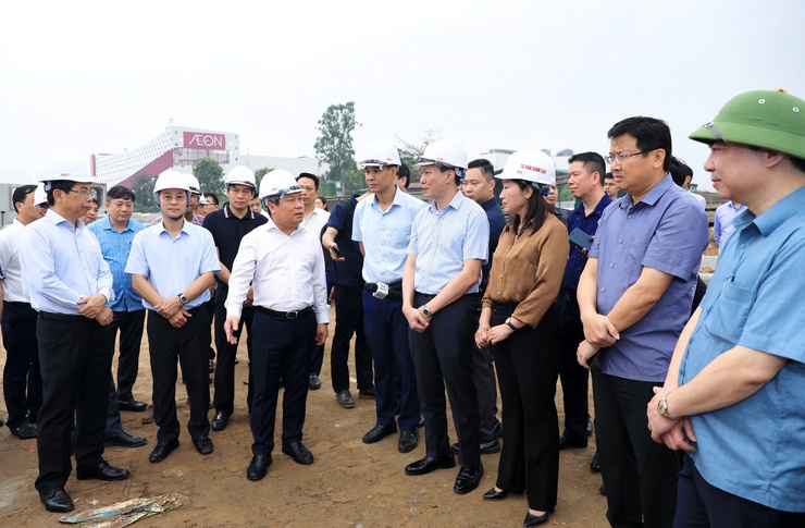 Chủ tịch Hà Nội Vũ Đại Thắng yêu cầu hoàn thành giải phóng mặt bằng dự án đường 70 và Quốc lộ 21B trong quý 2/2026- Ảnh 4.
