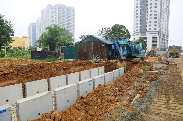 Chủ tịch Hà Nội Vũ Đại Thắng yêu cầu hoàn thành giải phóng mặt bằng dự án đường 70 và Quốc lộ 21B trong quý 2/2026- Ảnh 3.