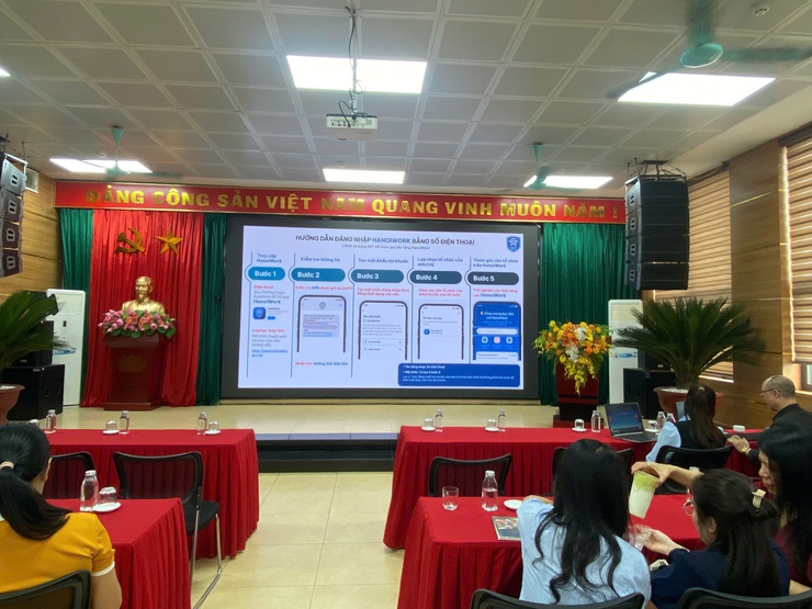 Phường Vĩnh Tuy tập huấn nền tảng HanoiWork: Bước tiến trong chuyển đổi số hành chính- Ảnh 1.