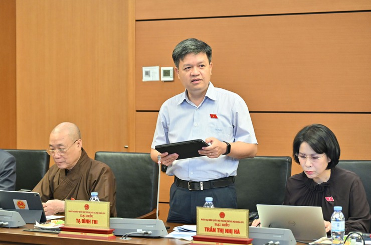 Đại biểu Quốc hội thành phố Hà Nội góp ý hoàn thiện dự thảo Nghị quyết về cơ chế, chính sách đột phá phát triển văn hóa Việt Nam- Ảnh 4.