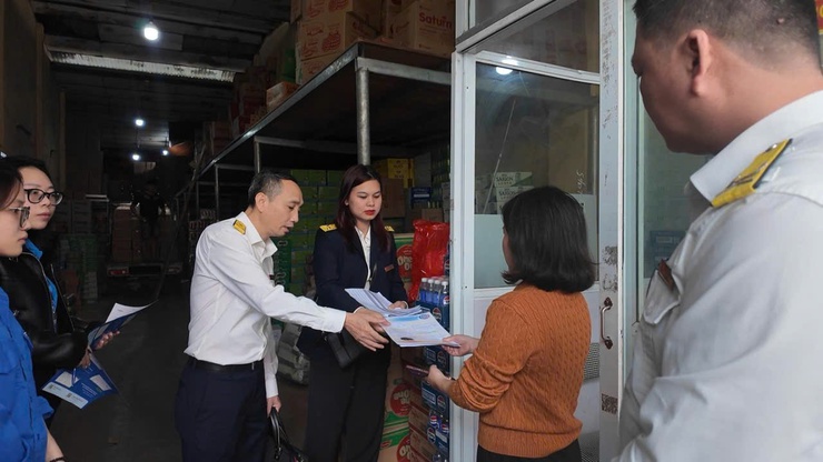 Ra quân triển khai “Tháng cao điểm đồng hành hỗ trợ Hộ, cá nhân kinh doanh tuân thủ chính sách pháp luật thuế mới” – Điểm sáng trong cải cách thủ tục hành chính xã An Khánh- Ảnh 4.