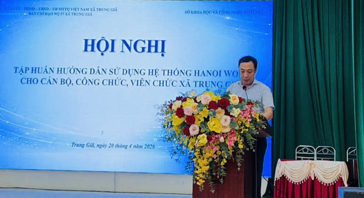 Xã Trung Giã: Tập huấn và yêu cầu 100% cán bộ sử dụng thành thạo HanoiWork- Ảnh 1.