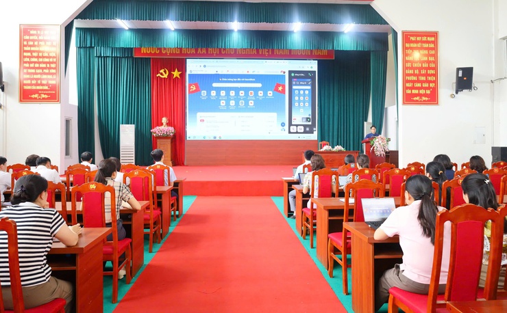 Phường Tùng Thiện tập huấn sử dụng Không gian làm việc số (HanoiWork)- Ảnh 3.