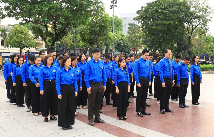 Lãnh đạo thành phố Hà Nội dâng hoa kỷ niệm 156 năm ngày sinh V.I.Lênin- Ảnh 3.