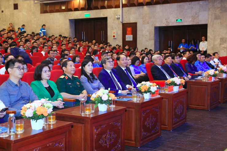 Xây dựng đội ngũ công nhân Thủ đô hiện đại, lành nghề, kỷ luật, sáng tạo, làm chủ công nghệ- Ảnh 1.