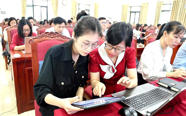 Xã Vĩnh Thanh: Vận hành nền tảng HanoiWork, tạo chuyển biến trong công tác quản trị điều hành- Ảnh 3.