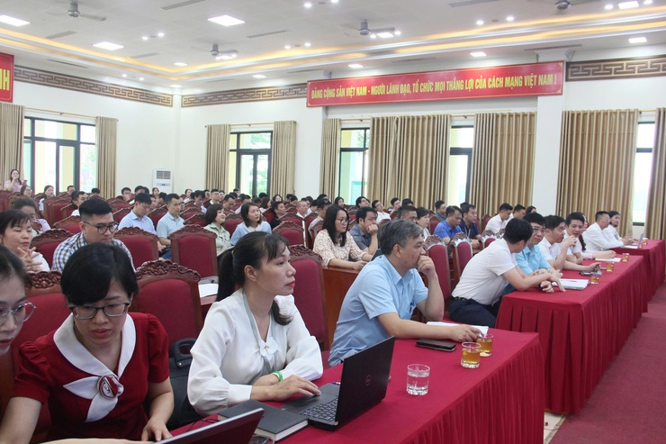 Xã Vĩnh Thanh: Vận hành nền tảng HanoiWork, tạo chuyển biến trong công tác quản trị điều hành- Ảnh 2.