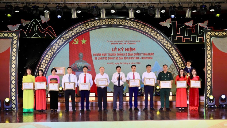 Sở Dân tộc và Tôn giáo thành phố Hà Nội đón nhận Bằng khen của Thủ tướng Chính phủ- Ảnh 5.