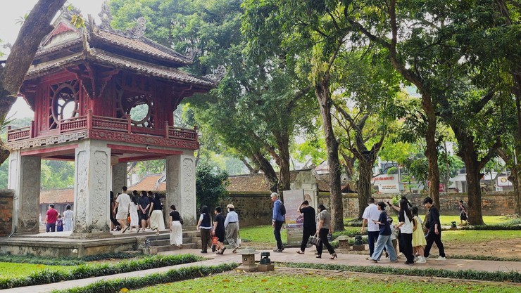 Nhiều di tích lịch sử, văn hóa ở Hà Nội hút khách dịp nghỉ lễ Giỗ Tổ Hùng Vương- Ảnh 3.