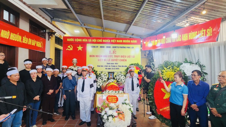Trang trọng Lễ đón nhận, truy điệu và an táng hài cốt liệt sĩ Lê Quyết Chiến- Ảnh 1.