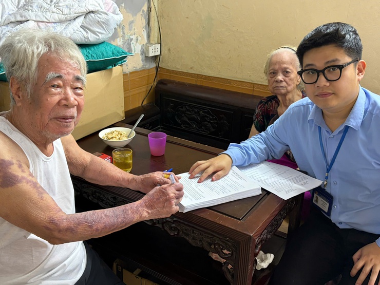 Phường Văn Miếu - Quốc Tử Giám đổi mới phương thức phục vụ Nhân dân theo tinh thần “gần dân, sát dân, lấy Nhân dân là trung tâm phục vụ”- Ảnh 2.