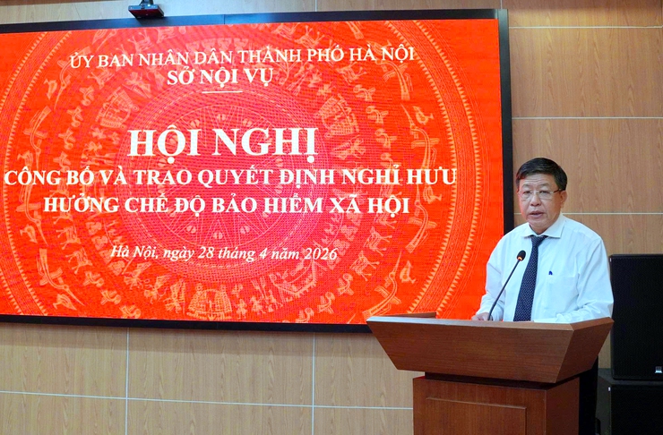 Đồng chí Đinh Mạnh Hùng, Phó Giám đốc Sở Nội vụ được trao tặng Huân chương Lao động hạng Nhì- Ảnh 4.