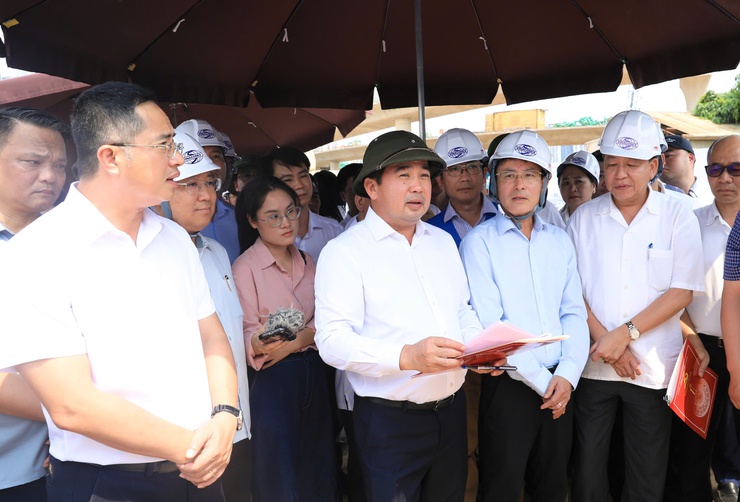 Khẩn trương đẩy nhanh giải phóng mặt bằng gỡ vướng cho các dự án- Ảnh 2.