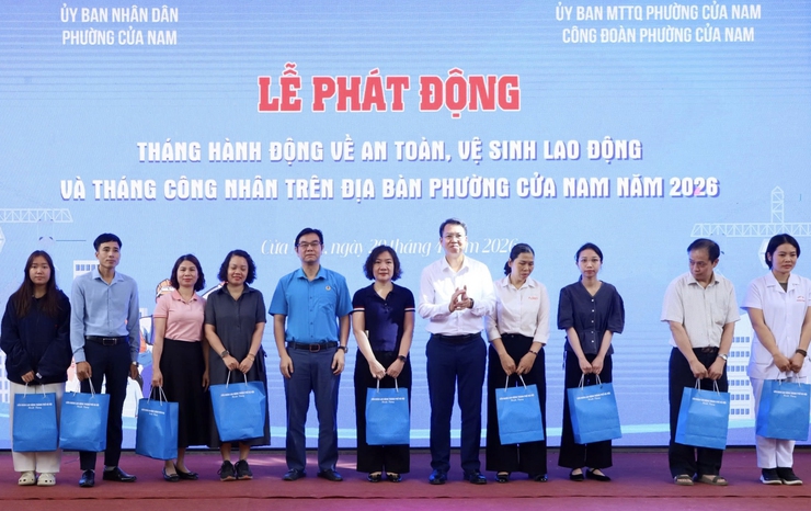 Phường Cửa Nam phát động Tháng hành động về an toàn, vệ sinh lao động và tháng công nhân năm 2026- Ảnh 2.