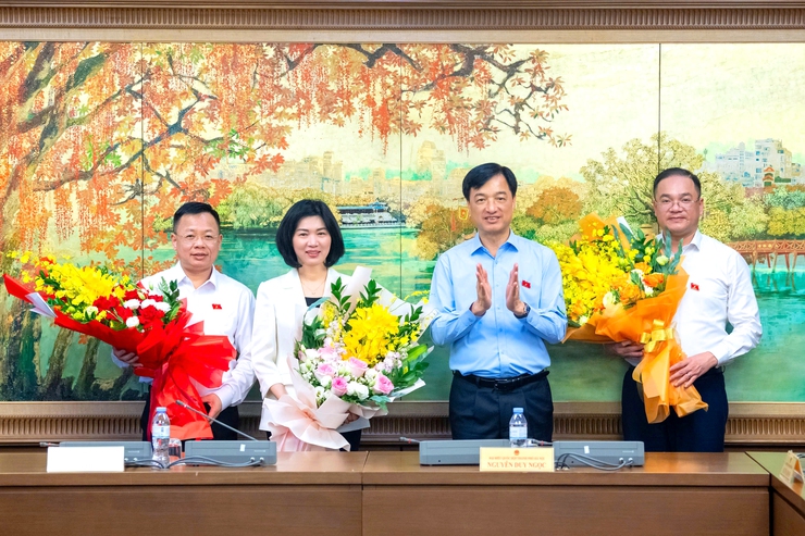 Chủ tịch HĐND Thành phố Phùng Thị Hồng Hà được bầu 
 làm Phó Trưởng đoàn đại biểu Quốc hội Hà Nội- Ảnh 1.