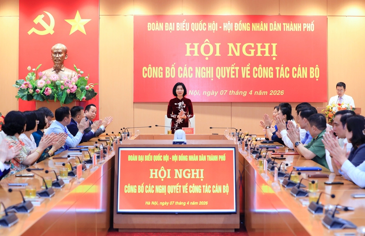 Thường trực HĐND Thành phố công bố các nghị quyết về công tác cán bộ- Ảnh 1.