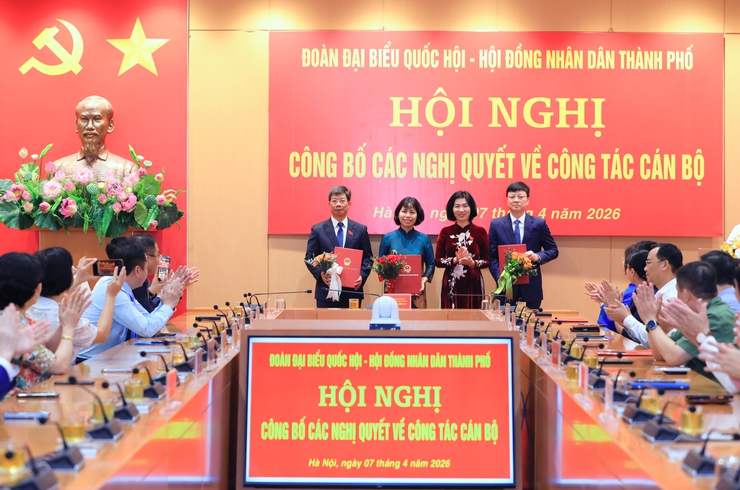 Thường trực HĐND Thành phố công bố các nghị quyết về công tác cán bộ- Ảnh 2.