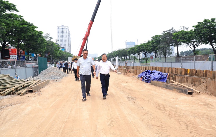 Chủ tịch UBND Thành phố Vũ Đại Thắng: Đẩy nhanh tiến độ 2 dự án khẩn cấp chống ngập, bổ cập nước sông Tô Lịch- Ảnh 4.