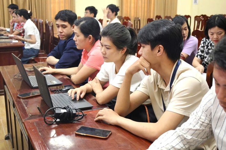 Xã Thường Tín tổ chức hội nghị tập huấn Hệ thống làm việc số HanoiWork: Bước chuyển từ ứng dụng công nghệ sang đổi mới phương thức làm việc- Ảnh 4.