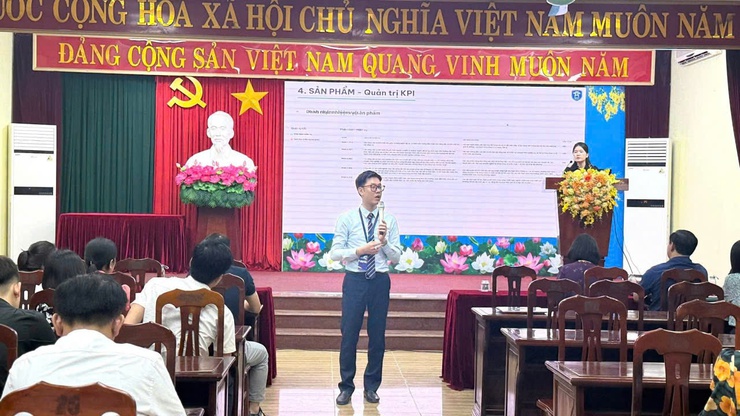 Xã Thường Tín tổ chức hội nghị tập huấn Hệ thống làm việc số HanoiWork: Bước chuyển từ ứng dụng công nghệ sang đổi mới phương thức làm việc- Ảnh 3.