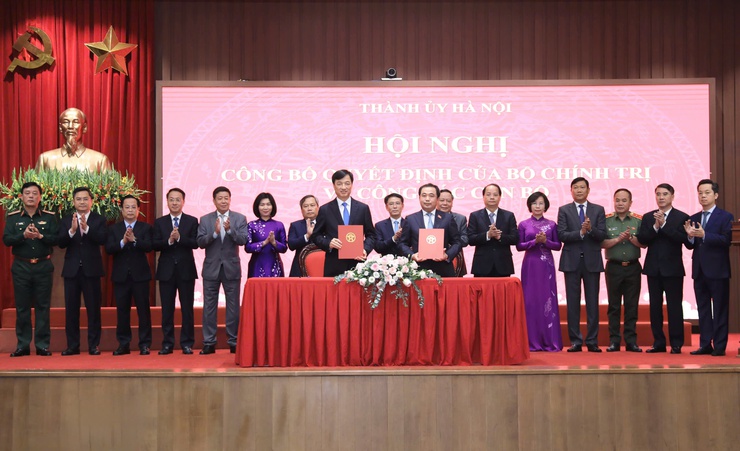 Trao Quyết định của Bộ Chính trị phân công, chỉ định đồng chí Trần Đức Thắng giữ chức Bí thư Thành ủy Hà Nội- Ảnh 5.