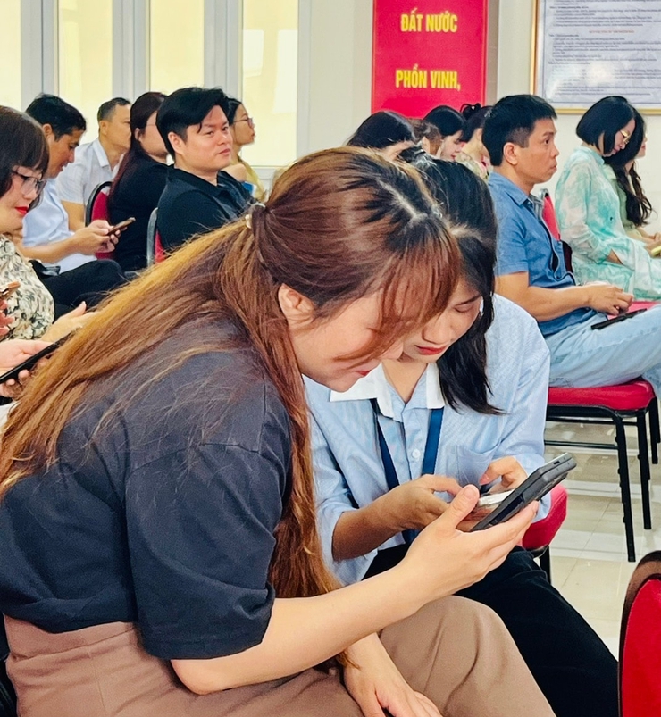 Phường Phú Thượng chuyển mạnh sang môi trường số- Ảnh 1.