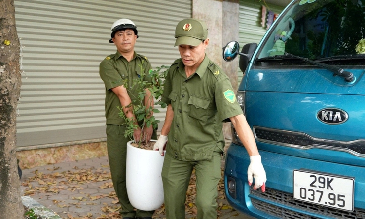 Xã Hoài Đức ra quân xử lý các vi phạm trật tự đô thị- Ảnh 2.