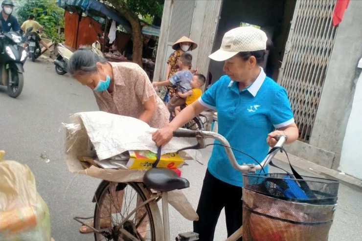 Phụ nữ Thủ đô ra quân Ngày cuối tuần xanh, chào mừng Đại hội MTTQ Việt Nam XI- Ảnh 1.