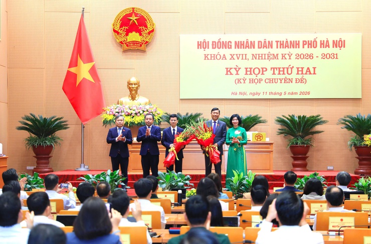Đồng chí Đỗ Anh Tuấn được bầu giữ chức Phó Chủ tịch UBND thành phố Hà Nội- Ảnh 1.