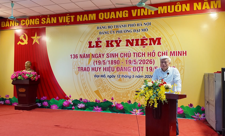 Phường Đại Mỗ trao Huy hiệu Đảng đợt 19/5 cho 63 đảng viên- Ảnh 2.