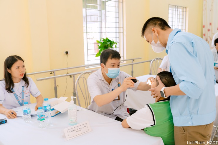 Hà Nội đẩy mạnh chăm sóc sức khỏe cho trẻ em, người khuyết tật tại các cơ sở bảo trợ xã hội- Ảnh 5.