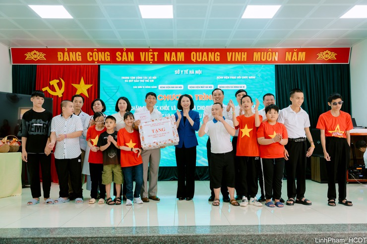 Hà Nội đẩy mạnh chăm sóc sức khỏe cho trẻ em, người khuyết tật tại các cơ sở bảo trợ xã hội- Ảnh 1.