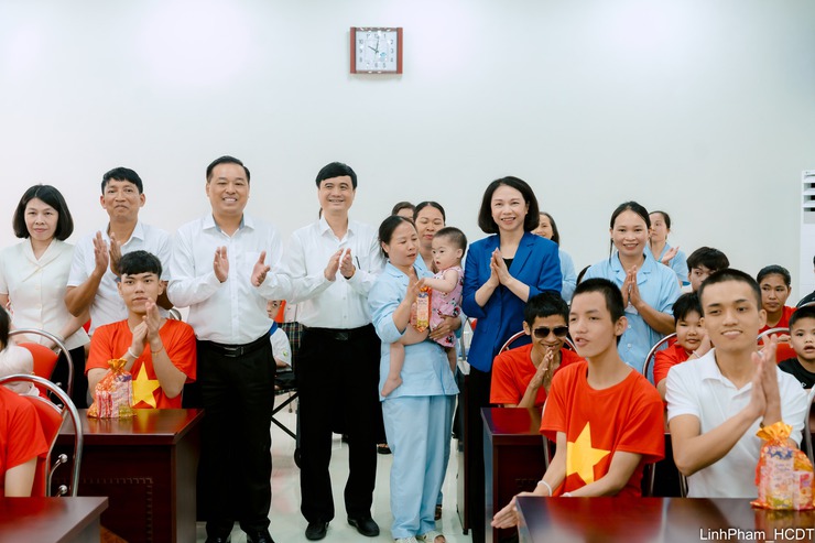 Hà Nội đẩy mạnh chăm sóc sức khỏe cho trẻ em, người khuyết tật tại các cơ sở bảo trợ xã hội- Ảnh 6.