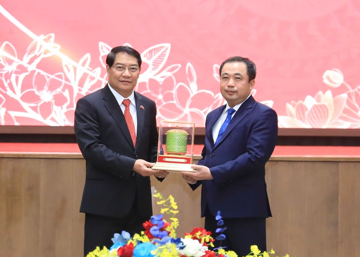 Hà Nội ký kết 7 biên bản ghi nhớ hợp tác với Thủ đô Viêng Chăn, Lào- Ảnh 6.