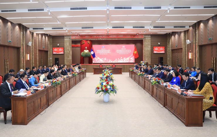 Hà Nội ký kết 7 biên bản ghi nhớ hợp tác với Thủ đô Viêng Chăn, Lào- Ảnh 1.
