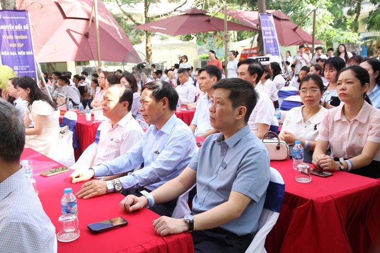 Phường Xuân Phương: Đẩy mạnh mô hình “Trường học số” nhằm chuyển đổi số toàn diện ngành giáo dục- Ảnh 3.